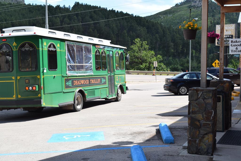 Deadwood Station Bunkhouse And Gambling Hall Motel Buitenkant foto